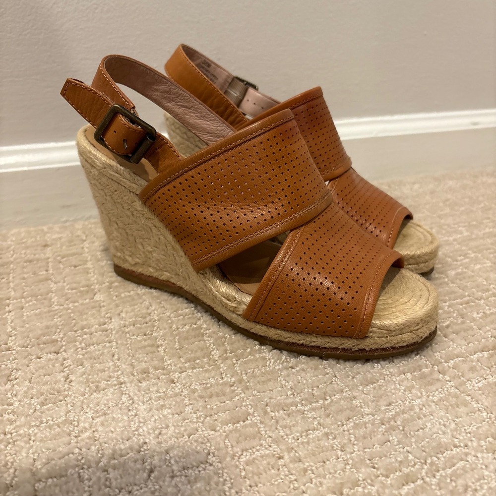 Biala Leather Wedge Sandals 38M Tan‎ Espadrille Ankle Strap Perforated Casual